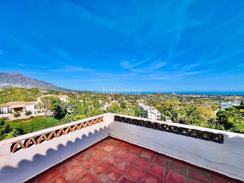 Foto e4208462-abe1-49fa-8951-e6527bd9d3cf. Reihenhaus mit parking in La Quinta Benahavís