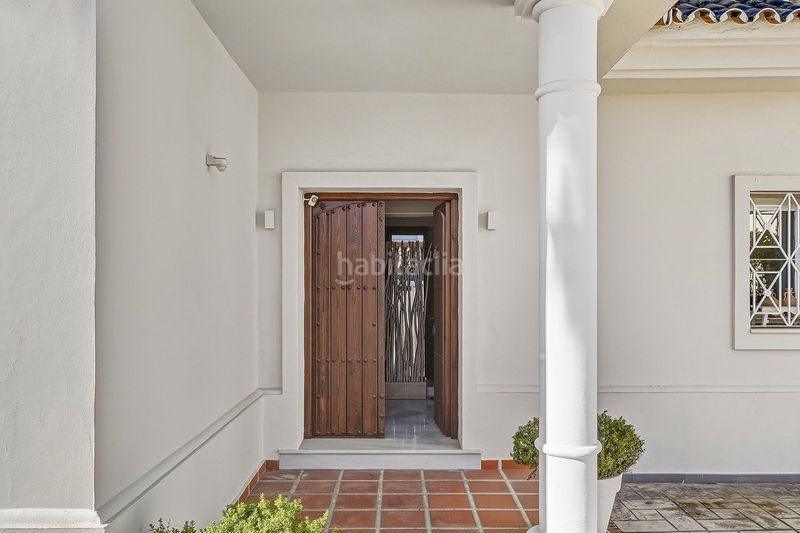 Foto bebee9d6-df0e-4e23-9b84-fa1c7e5c2f9a. Casa adossada amb aparcament a Guadalmina Alta Marbella