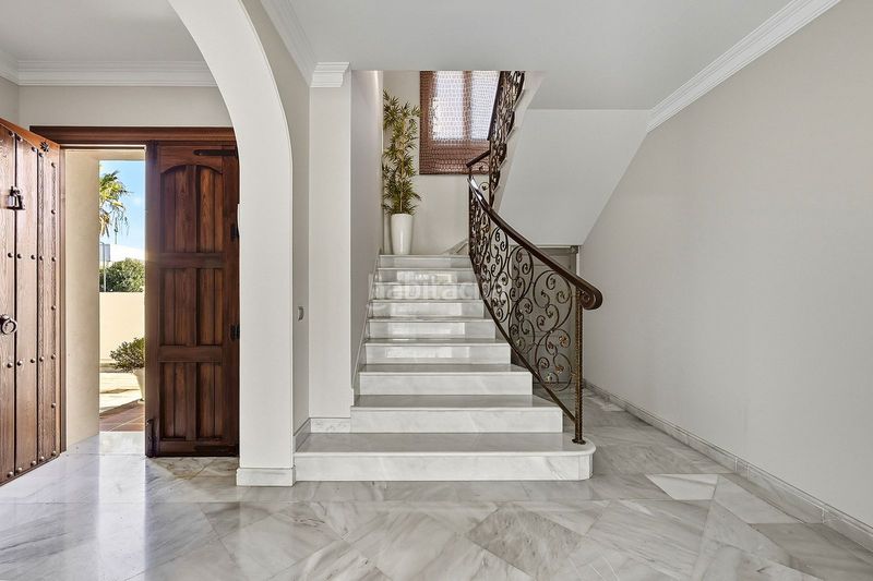 Foto d49a3e5b-7604-409a-9ae6-99fc75eb37a1. Casa adossada amb aparcament a Guadalmina Alta Marbella