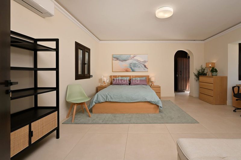 Foto a2eb3310-30ad-4399-bf33-e09fbf9d339f. Casa adossada amb aparcament a Marbesa Marbella
