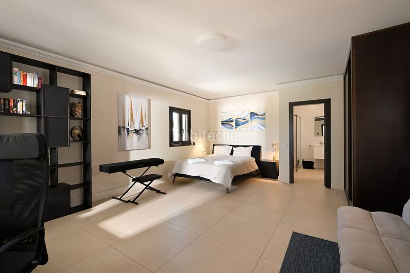 Foto a6bcd54c-b457-47fa-b580-ca98e3f2eab6. Casa adossada amb aparcament a Marbesa Marbella