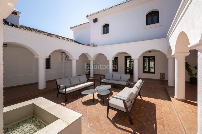 Foto c340e4de-dbe0-401c-ad58-cd4024035f17. Casa adossada amb aparcament a Marbesa Marbella