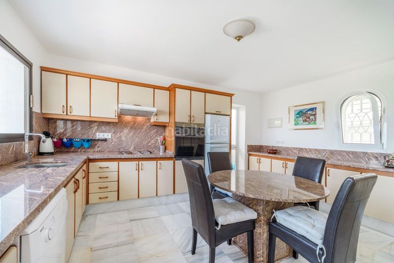 Foto 21cca969-6881-4890-b27f-455ec0600fa9. Casa adosada en Centro Estepona