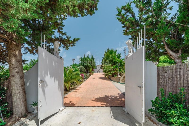 Foto 4707aa18-09c8-42ac-a1e8-e4221e5220e8. Casa adosada en Centro Estepona