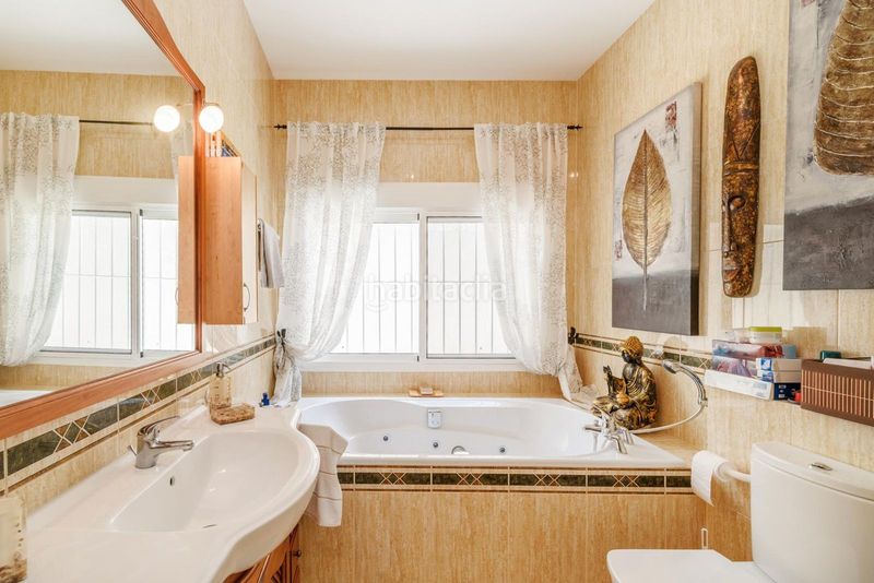 Foto 8ec136b4-0bcd-4452-bb1d-edc5f67d5c8d. Casa adosada en Centro Estepona