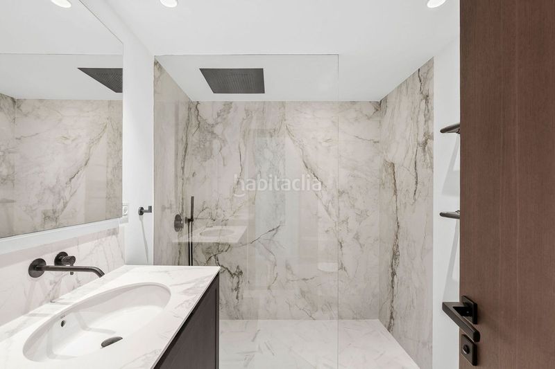 Foto 38bb9464-207b-450a-a4f7-783c339fc86f. Piso en Las Brisas Marbella