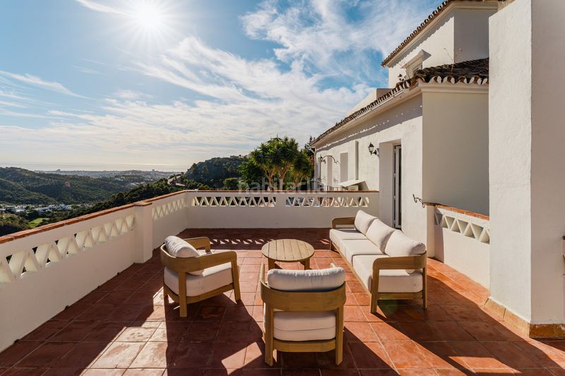 Foto d021fe2f-a114-4162-9a77-a026a615e80a. Casa adossada a El Madroñal Benahavís