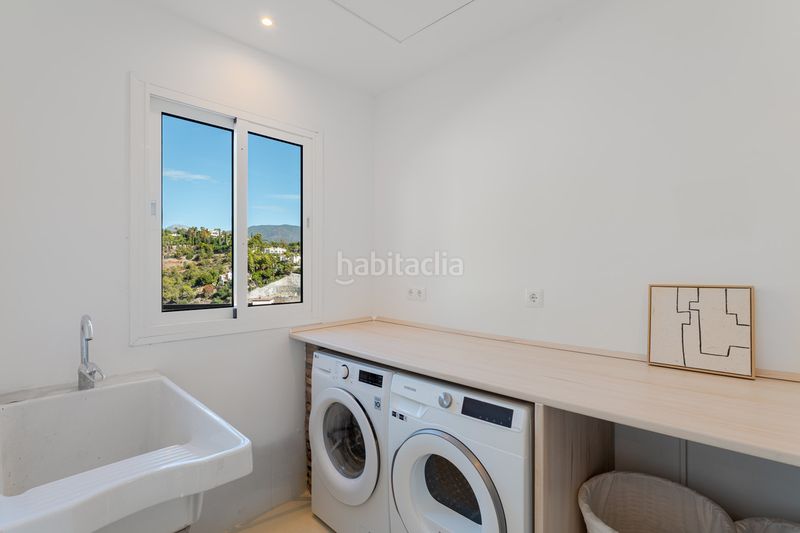 Foto d09a1b65-6d10-4ed9-9e10-5c95711dfbc5. Casa adossada a El Madroñal Benahavís