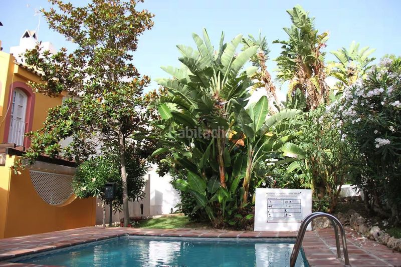 Foto a1029019-522e-40a4-bf1b-277b3b2802a7. Casa adosada en Las Brisas Marbella