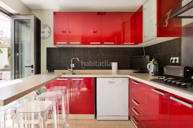 Foto c8bb448f-0eb6-44df-880c-4b64b9a754d2. Casa adosada en Las Brisas Marbella