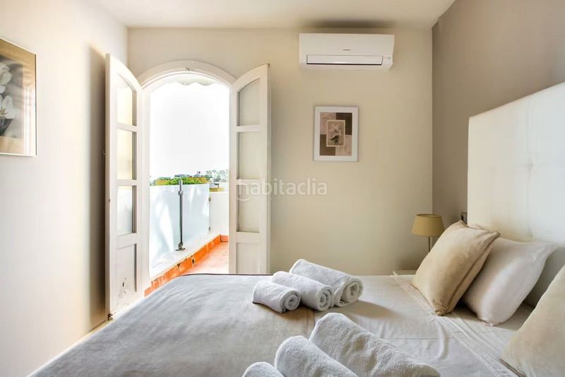 Foto cf8f1436-0801-42d7-958d-6ca13e02eb62. Casa adosada en Las Brisas Marbella
