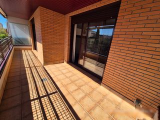 Miete Etagenwohnung in Barrio de Zaidín. Piso en alquiler en sur  carrefur, 2 dormitorios.