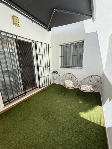 Foto b73d3036-7781-419f-8b90-ed02e7d44af5. Casa adossada a Núcleo urbano Chiclana de la Frontera