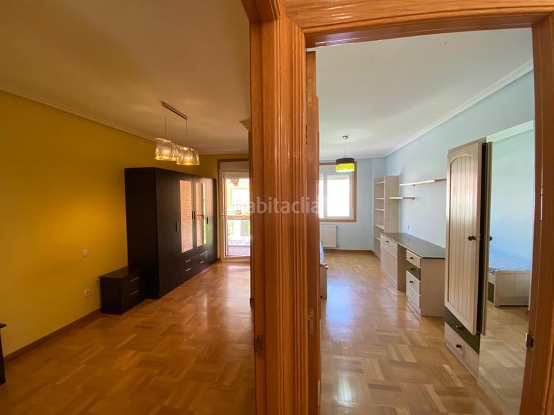 Foto 071a288d-e795-40f9-97ef-2e4694b06cee. Casa adosada en Villafría - La Ventilla - Castañares Burgos