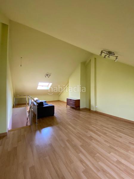 Foto a6b38803-2b7c-4cf7-b7e5-b90ae8245eeb. Casa adossada amb aparcament a Villafría - La Ventilla - Castañares Burgos