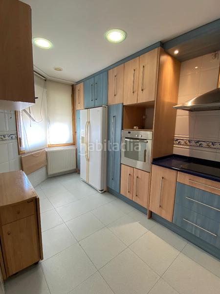 Foto 3850b743-2546-4d0a-bf93-5cc2f317ea7b. Maison jumelée avec parking dans Villafría - La Ventilla - Castañares Burgos