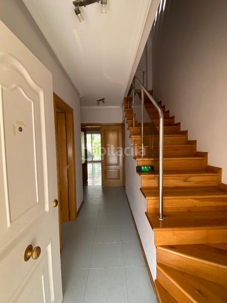 Foto 68d92310-2f93-413c-a84b-5f1d57e31c64. Maison jumelée avec parking dans Villafría - La Ventilla - Castañares Burgos