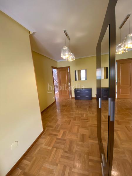 Foto 74ef178f-7ffd-431e-96ac-1acc3442691e. Maison jumelée avec parking dans Villafría - La Ventilla - Castañares Burgos