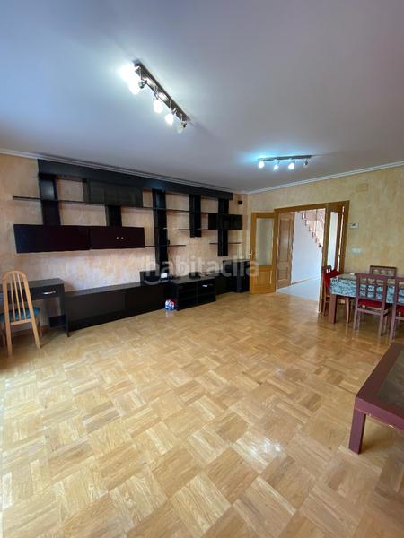 Foto 613a5184-d9f9-4405-8f8a-251e5b39caab. Semi detached house with parking in Villafría - La Ventilla - Castañares Burgos