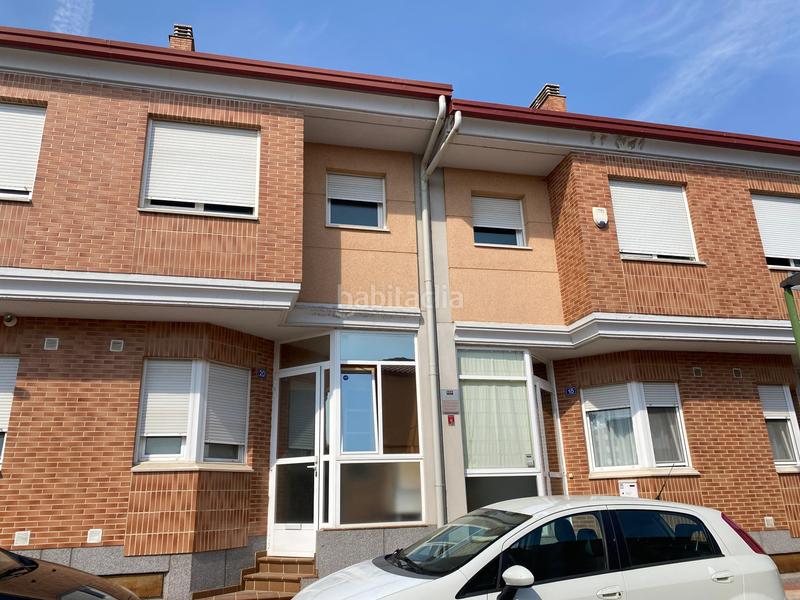 Foto 8475a1f5-67d3-447a-bf20-938235439a35. Semi detached house with parking in Villafría - La Ventilla - Castañares Burgos