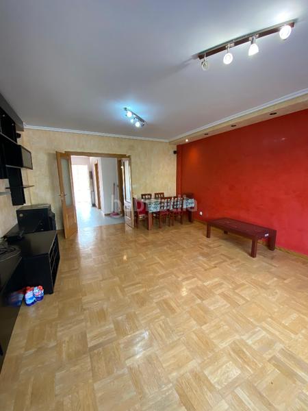 Foto 8fc70ddd-492b-4099-9cf4-5ac16f2500d2. Semi detached house with parking in Villafría - La Ventilla - Castañares Burgos