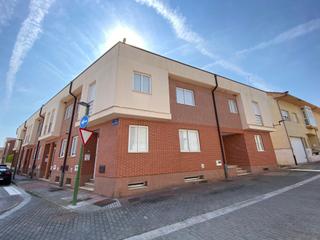 Casa aparellada  Calle sagrado corazn