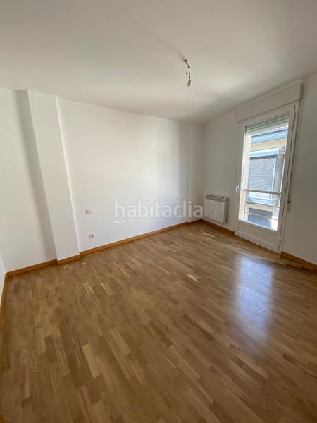 Foto 255ed282-eaad-4221-9702-e2d541ccbf07. Casa bifamiliare con parcheggio in Villafría - La Ventilla - Castañares Burgos