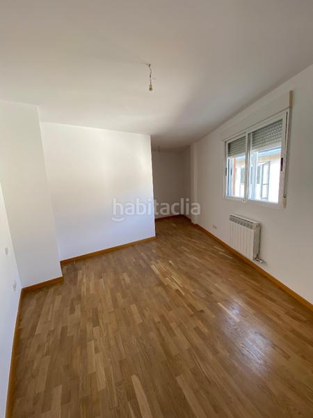 Foto a90493e6-3a4f-4116-a408-ecae1a8eeea7. Casa bifamiliare con parcheggio in Villafría - La Ventilla - Castañares Burgos