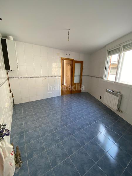 Foto ab22d1f3-7380-4115-9f56-e8ddeff27f59. Casa bifamiliare con parcheggio in Villafría - La Ventilla - Castañares Burgos