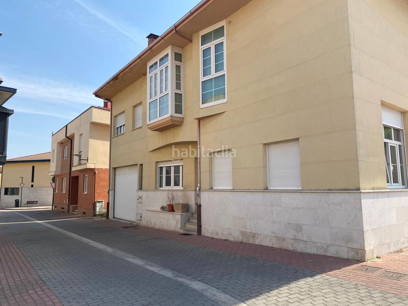 Foto 517641d5-1023-4d4e-9746-d3caab524858. Doppelhaus mit parking in Villafría - La Ventilla - Castañares Burgos