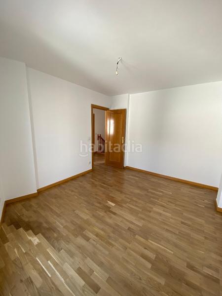 Foto a3952ec0-a7e7-48f7-a3d1-ddf3a466dbfd. Doppelhaus mit parking in Villafría - La Ventilla - Castañares Burgos