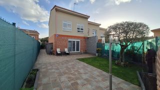 Chalet  Calle emiliano aguirre