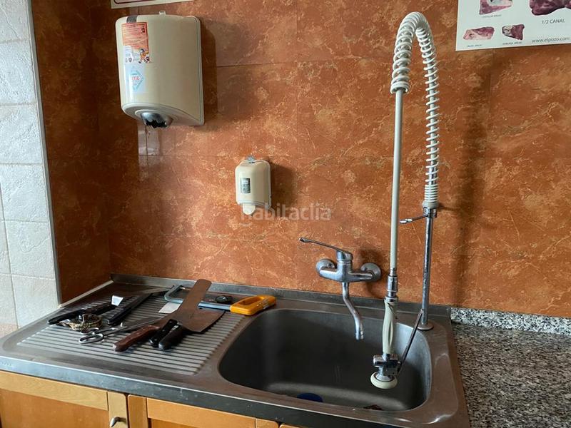 Foto 4230fe25-479a-4b52-8a50-de25ffee510e. Location local commercial dans Villimar - V1 - V2 - S3 - S4 - San Cristobal Burgos