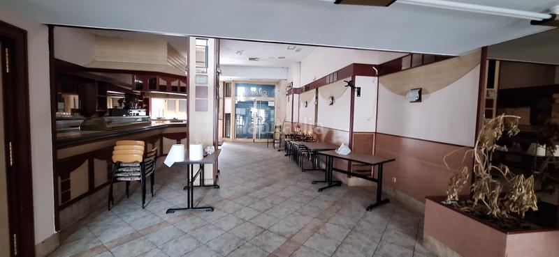 Foto ae333ccc-87e3-449a-a30c-e645544c17e0. Local comercial a calle vitoria 144 a Gamonal - San Bruno - G9 Burgos