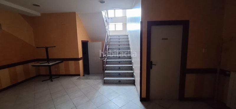 Foto ba7759e7-b0f4-48c6-b0f5-88adab7a3f6b. Local comercial a calle vitoria 144 a Gamonal - San Bruno - G9 Burgos