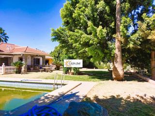 House  Calle paraíso. Preciosa villa independiente con piscina privada y bonito jardín