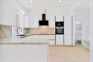 Casa  Calle tirso de molina. Excelente ubicación y precio para esta gran casa de 2 plantas re