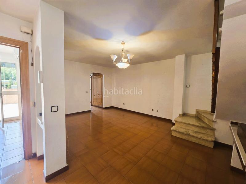 Foto 4c81dfa8-7bc7-424a-8812-b5efe57a736d. Casa adosada no existe mejor ubicación para este gran adosado con varias terrazas. en Alhaurín de la Torre