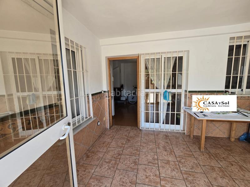 Foto 773653a0-ac76-42ff-8171-e2f58b2d7cd8. Casa adosada no existe mejor ubicación para este gran adosado con varias terrazas. en Alhaurín de la Torre