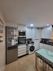 Appartement  Calle velarde. Gran piso con terraza ubicado en zona céntrica de arroyo de la m