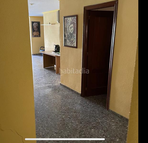 Foto 163ad616-28e3-499a-a96a-812f6fb5716e. Piso primer piso con vistas al colegio santo domingo ( alta ayuntamiento como local comercial ) en Orihuela