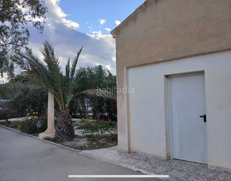 Foto d4edad40-59ba-4e7f-ac00-63bec78911a3. Xalet amb xemeneia aparcament piscina a Jubalcoi Elche / Elx