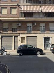 Local commercial  Carrer juan sansano ibarra. Local de 7 m de fachada con posibilidad de hacer vivienda e. el
