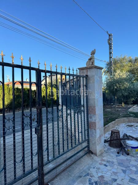 Foto 3746301b-59d6-4b02-8eb3-e580a64cbd4d. Chalet  con piscina y jardín en Peña de las Águilas Elche / Elx