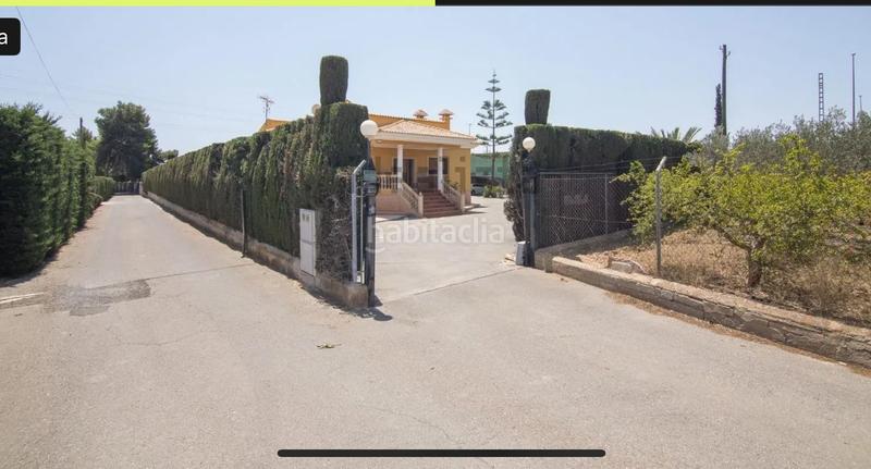 Foto 4af91ca7-3d43-4cf6-a622-4de4c3abcdfe. Chalet  de lujo con nave de 400 m y piscina , barbacoa etc en Elche / Elx