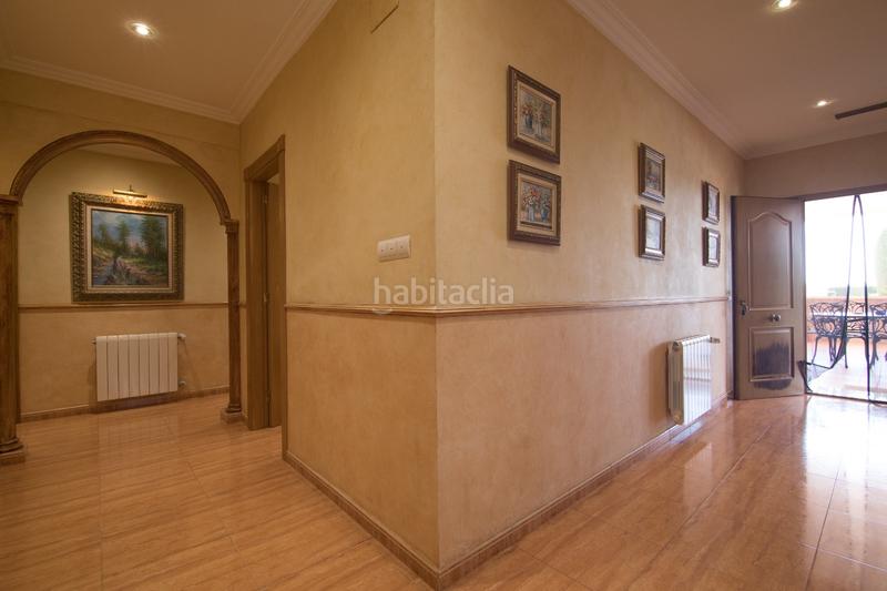 Foto a502d899-b863-4e44-8e24-2ba8c0895cf2. Chalet  de lujo con nave de 400 m y piscina , barbacoa etc en Elche / Elx