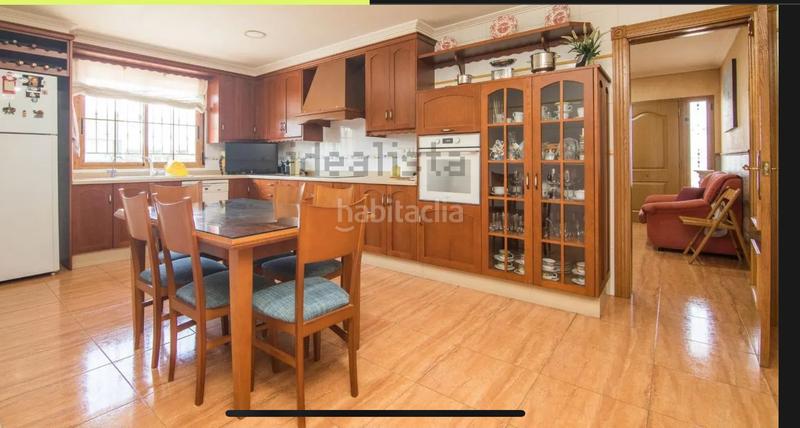 Foto ce38eaff-f221-40d9-9a99-f68e36d9eeae. Chalet  de lujo con nave de 400 m y piscina , barbacoa etc en Elche / Elx