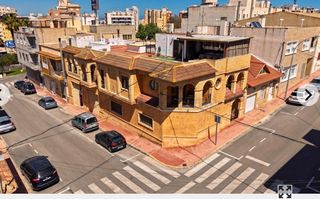 Casa adossada a Calle Rojales