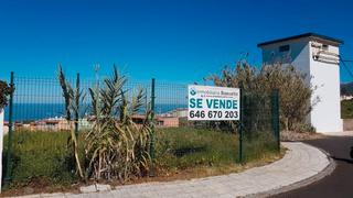 Terreno residencial en Calle margaritas 13a. Parcela urbana para dos chalets unifamiliares de 400m2 c/u