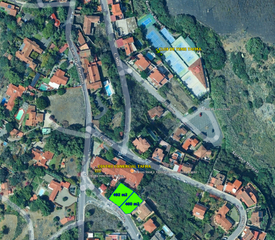 Terrain résidentiel à Calle mirlo 10. Solar en la cuesta del reventón junto al centro comercial de taf